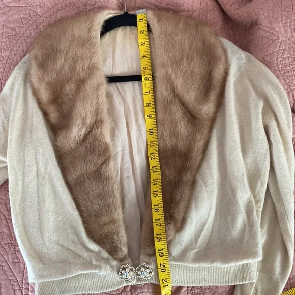 Vintage Cashmere Cardigan with Removable Fur Collar. - Picture 8 of 9